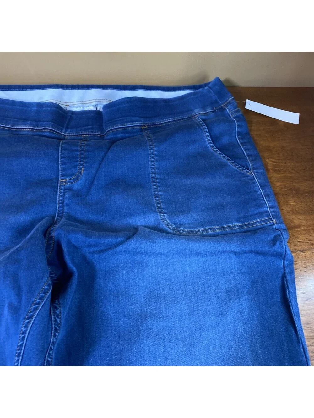 D&C Ladies Stretch Pull Up Jeans 5 Pockets One On Right Thigh 1X